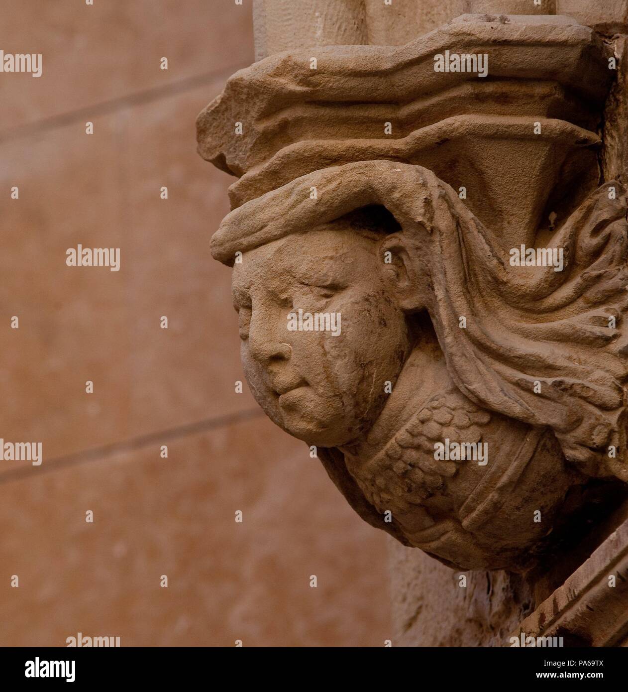 Detail der Corbel der Brunnen der Engel, Oliver de Boteller Palast aus dem 15. Jahrhundert, Tortosa, Tarragona, Katalonien, Spanien. Stockfoto