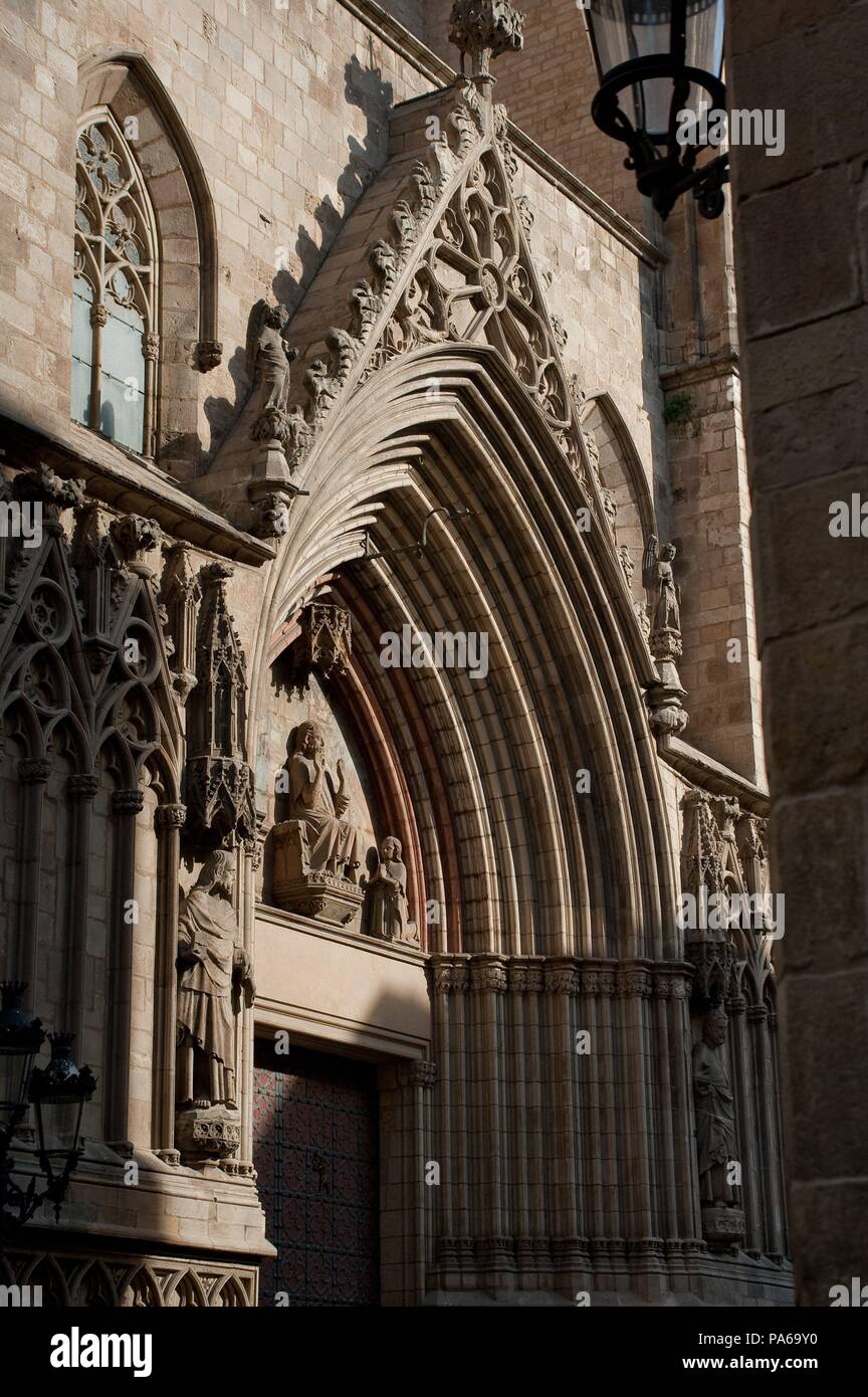 Berenguer de Montagut / Fassade der Kirche Santa María del Mar, 14, Barcelona, Katalonien, Spanien. Stockfoto