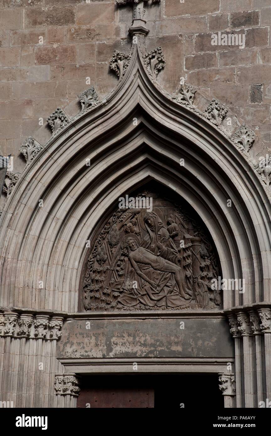 Tür der Frömmigkeit, 15. Jahrhundert, die Kathedrale von Barcelona, Barcelona, Barcelona, Katalonien, Spanien. Stockfoto