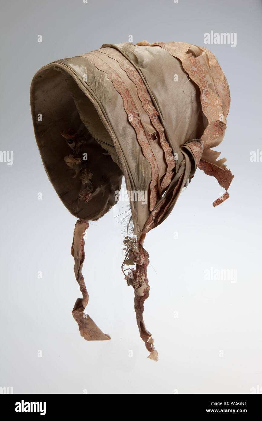 656 Floral Brocade Motorhaube Stockfoto