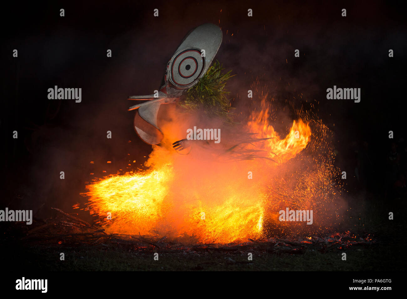 Baining Fire Dance, Papua-Neuguinea Stockfoto