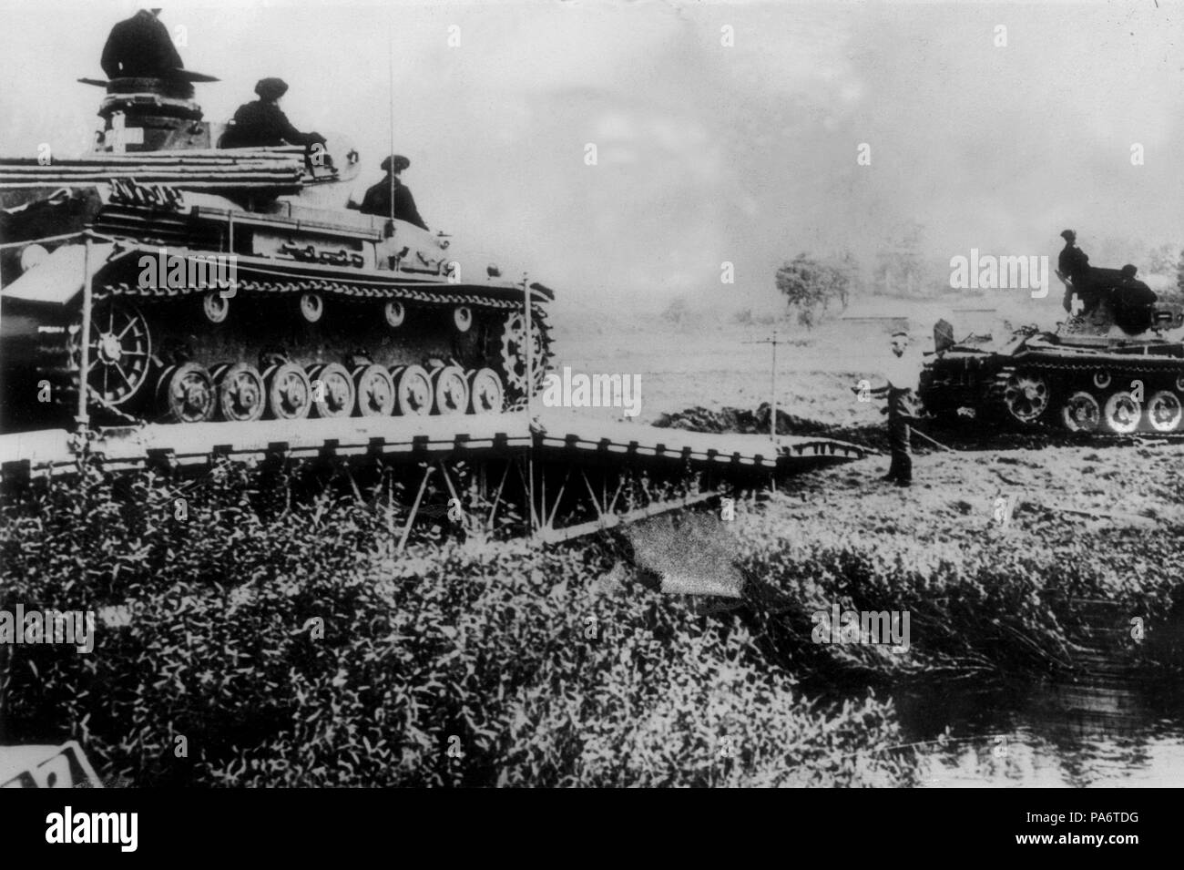 Die deutschen Panzer überqueren Sie einen Fluss in Polen, September 1939. Museum: Deutsches Historisches Museum. Stockfoto