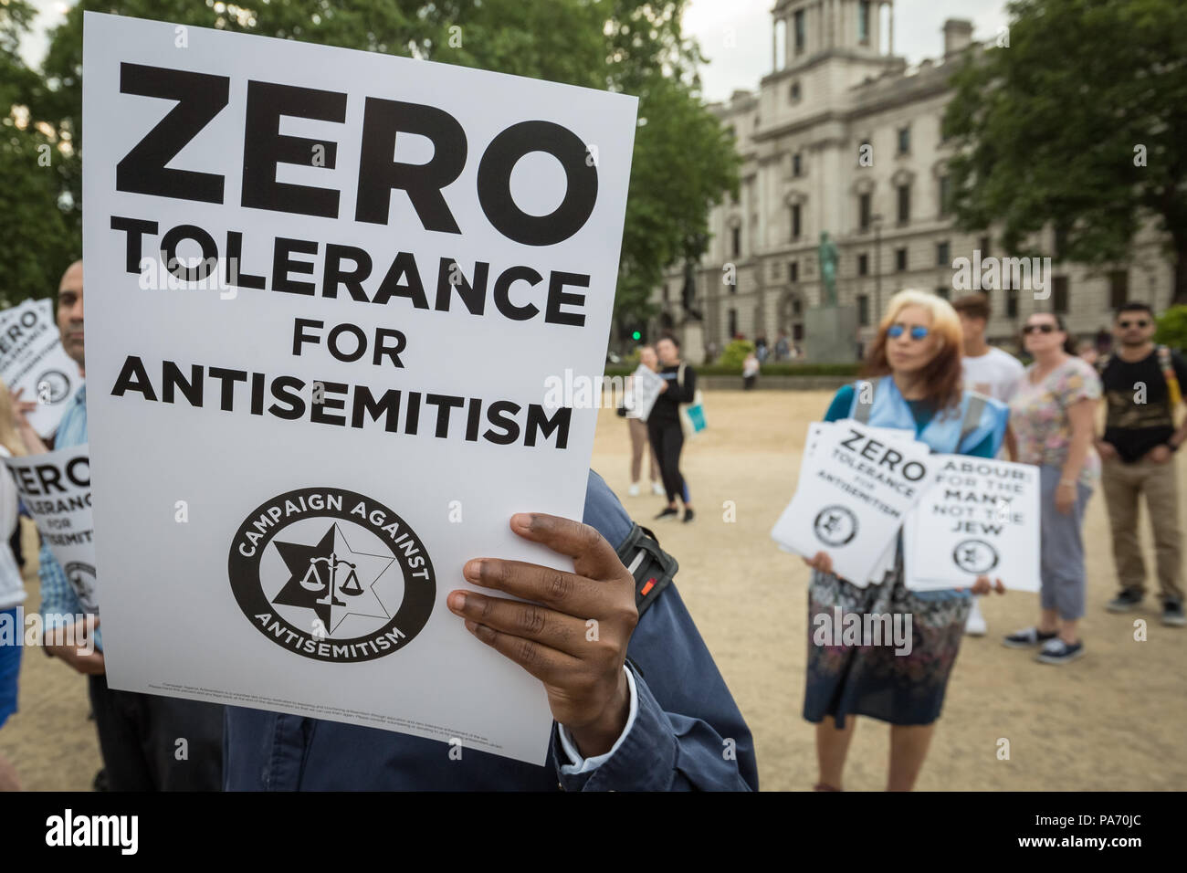 London, Großbritannien. Juli 2018 19. Demonstration im Parlament Platz gegen angebliche Fragen der Labour Party Antisemitismus durch Mitglieder der Jüdischen Gemeinde, organisiert von der Kampagne gegen Antisemitismus (CAA). Credit: Guy Corbishley/Alamy leben Nachrichten Stockfoto