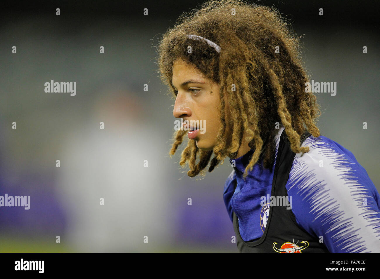 Das waca, Perth, Australien. 21. Juli 2018. Chelsea vor Jahreszeit Tour durch Australien, offenen Training; Ethan Ampadu von Chelsea Uhren auf während der Ausbildung in "Heavy Rain" Credit: Aktion plus Sport/Alamy leben Nachrichten Stockfoto