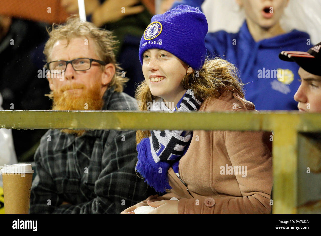 Das waca, Perth, Australien. 21. Juli 2018. Chelsea vor Jahreszeit Tour durch Australien, offenen Training; Chelsea Anhänger ansehen für die Spieler an die offenen Training Credit: Aktion plus Sport/Alamy leben Nachrichten Stockfoto