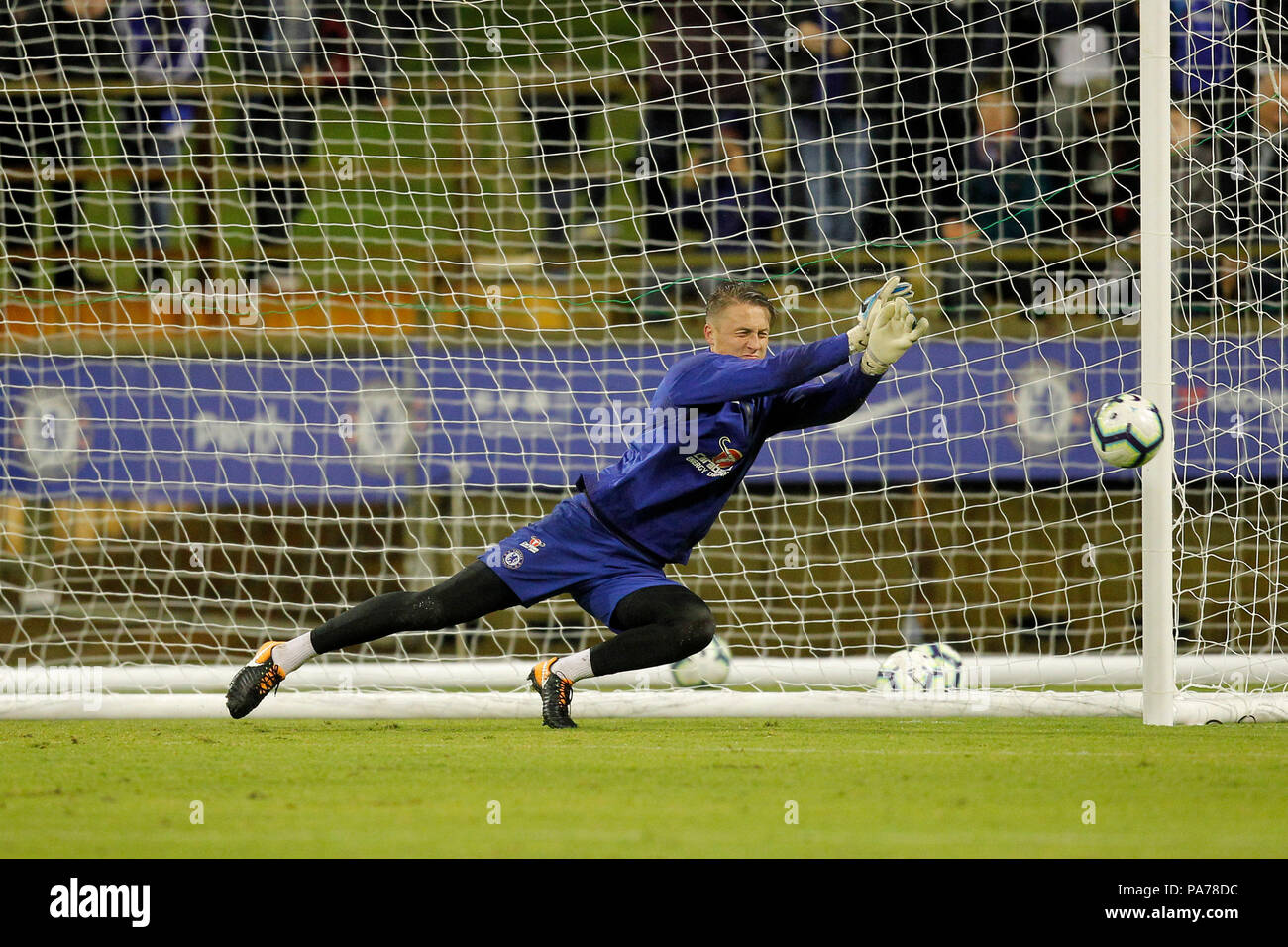Das waca, Perth, Australien. 21. Juli 2018. Chelsea vor Jahreszeit Tour durch Australien, offenen Training; Marcin Bulka von Chelsea verteidigt einen Schuß am Ziel während der Ausbildung Quelle: Aktion plus Sport/Alamy leben Nachrichten Stockfoto