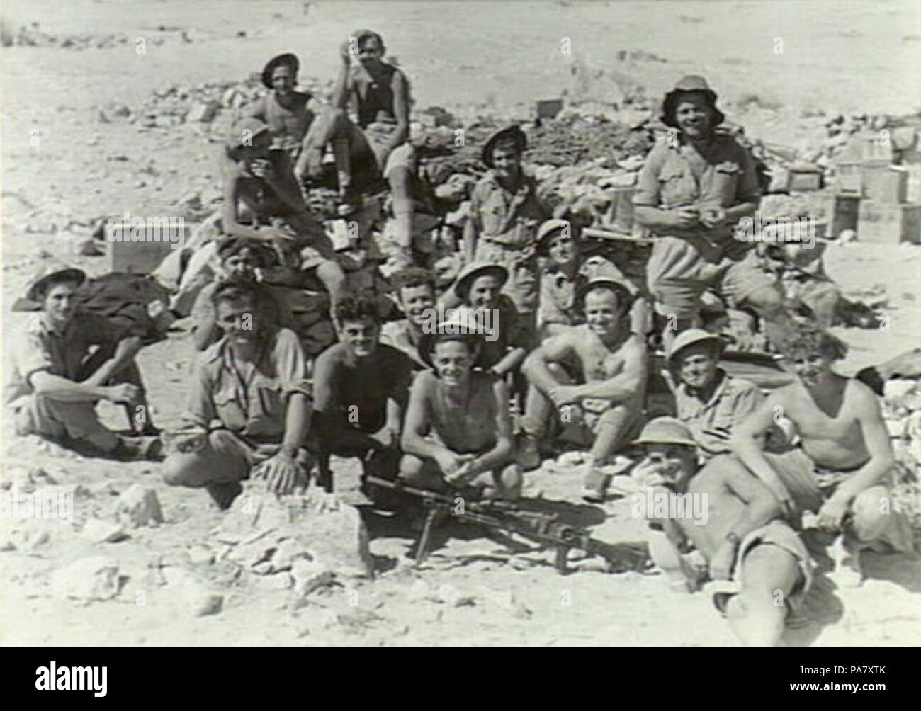 27 AWM 009516 2-10 th Australische Infanterie Bataillon, April 1941 Stockfoto