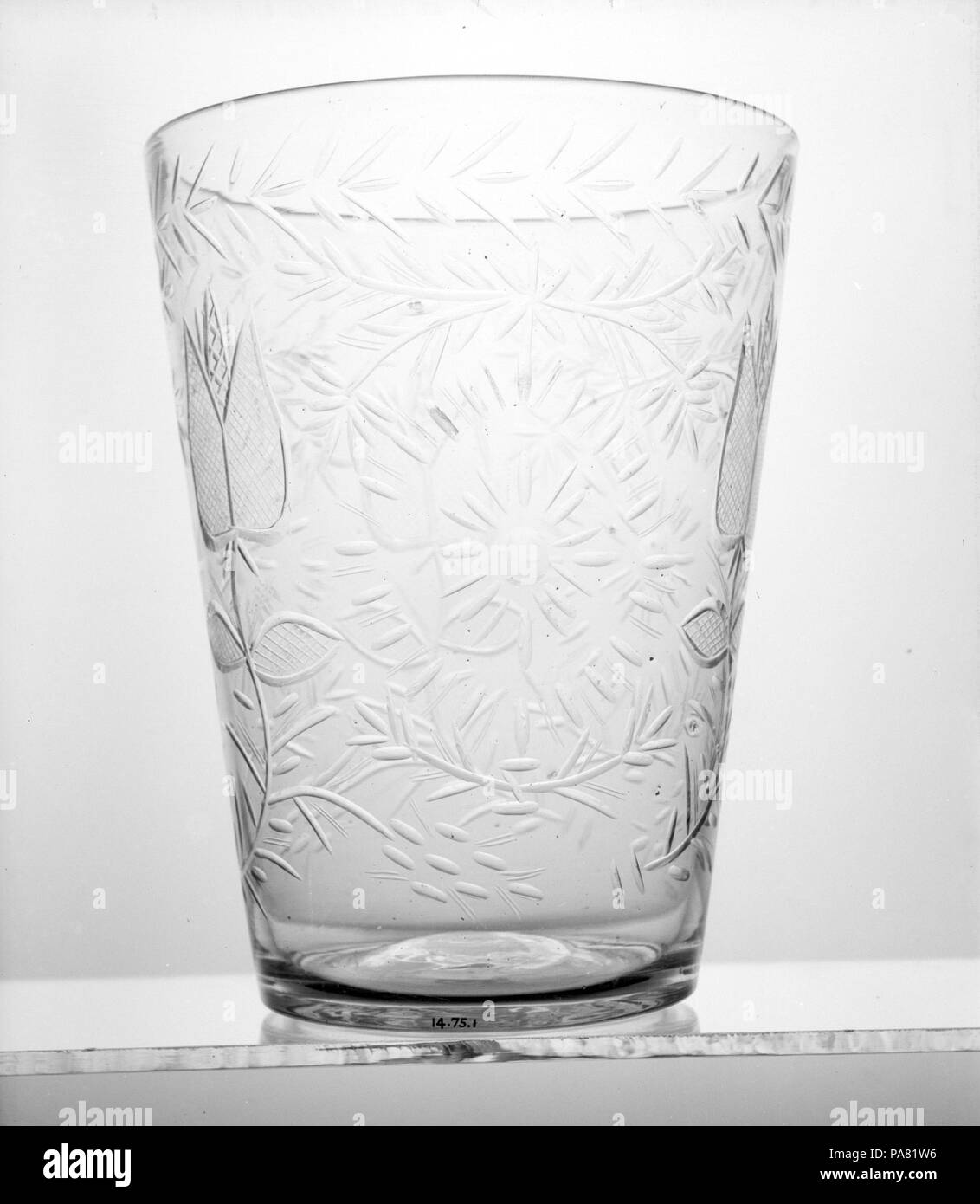 Pulque Becher. Kultur: Spanisch. Abmessungen: H.11 cm. (29,8 cm); Durchm. 8 7/8 in. (22,5 cm). Datum: 1775-1825. Museum: Metropolitan Museum of Art, New York, USA. Stockfoto
