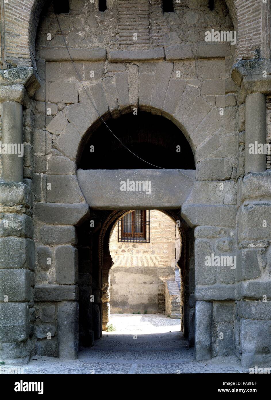 Interieur DE LA PUERTA DE BISAGRA ANTIGUA TAMBIEN LLAMADA DE ALFONSO VI - SIGLO X Ort: Außen, Toledo, Spanien. Stockfoto