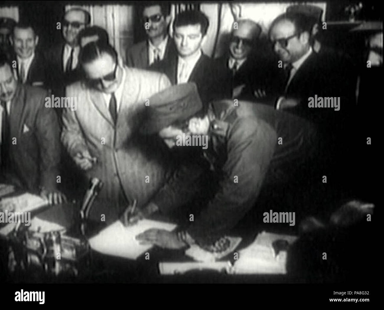 82 Fidel Castro Firma como Primer Ministro - 1959 Stockfoto