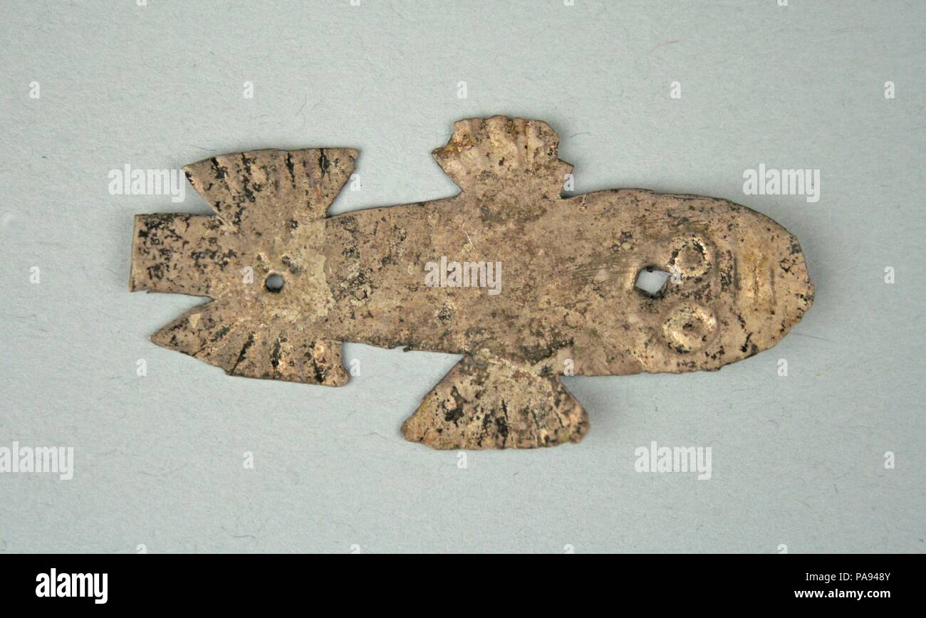 Fisch Ornament. Kultur: Peru; Central Coast (?). Abmessungen: L 1 7/8 in. (4,8 cm). Datum: 11. bis 12. Jahrhundert. Museum: Metropolitan Museum of Art, New York, USA. Stockfoto