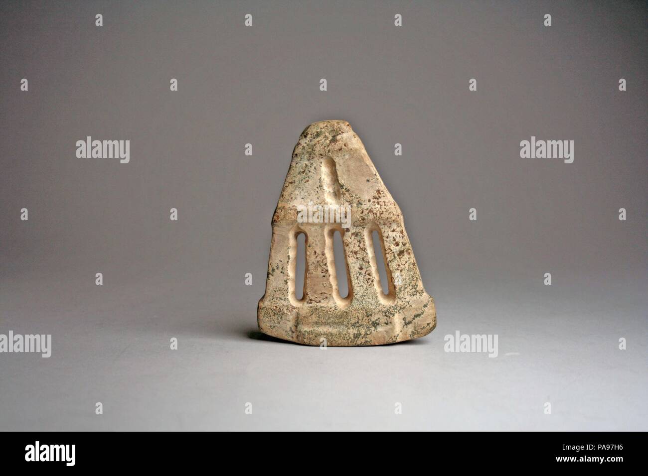 Stone Temple Modell. Kultur: mezcala. Abmessungen: H.4 5/16 x W. 3 1/2 in. (11 x 8,9 cm). Datum: 1. bis 8. Jahrhundert. Museum: Metropolitan Museum of Art, New York, USA. Stockfoto