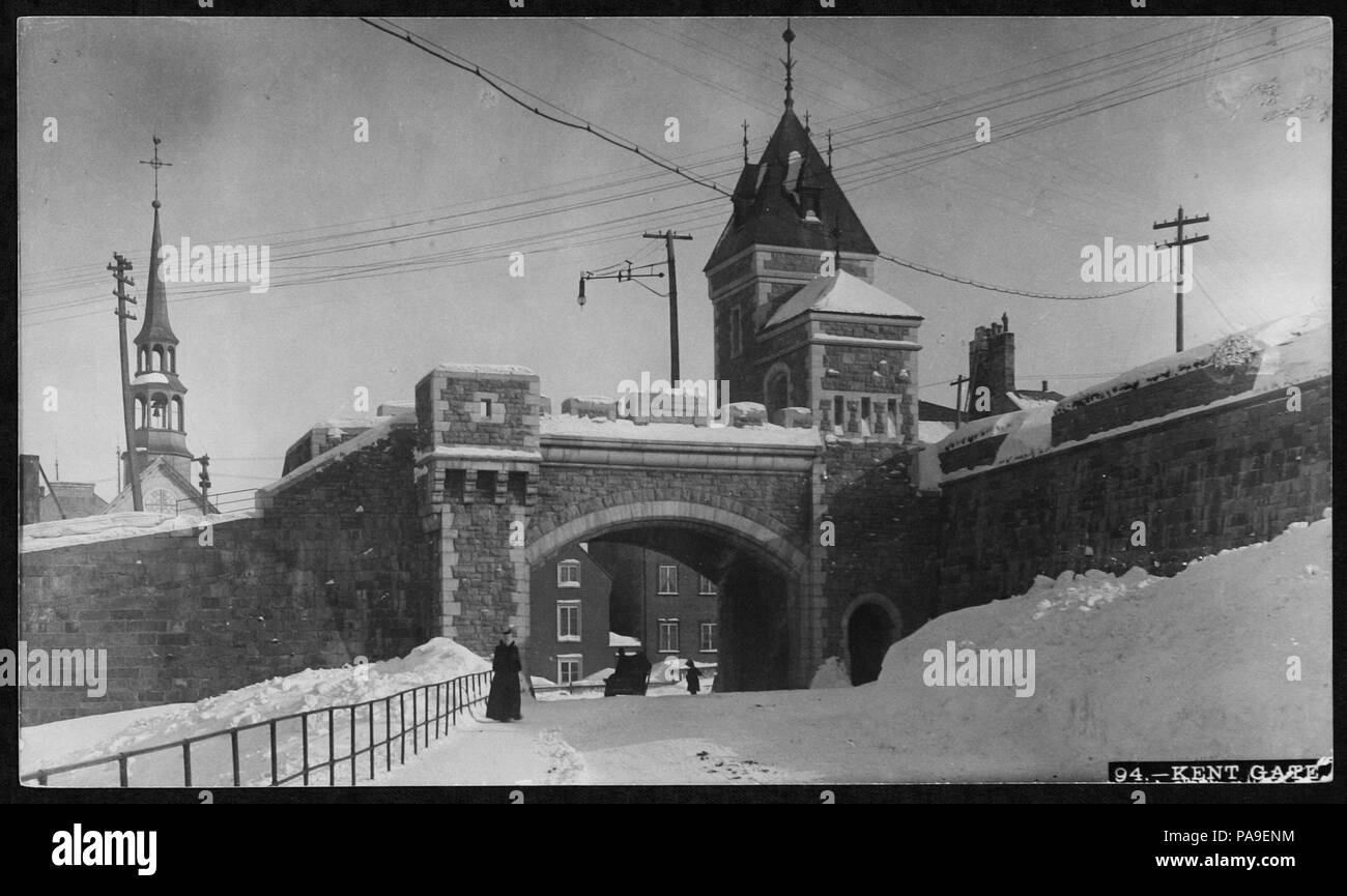 209 Quartier Vieux-Quebec - Rue Dauphine - Porte Kent BNQ P 560 S1 P94 Stockfoto