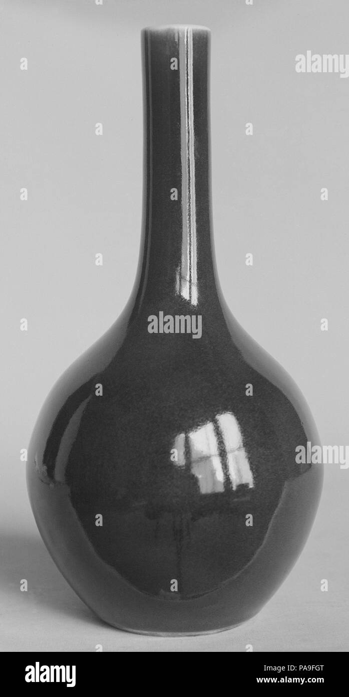 Flasche. Kultur: China. Abmessungen: H.12 cm. (31,8 cm). Museum: Metropolitan Museum of Art, New York, USA. Stockfoto