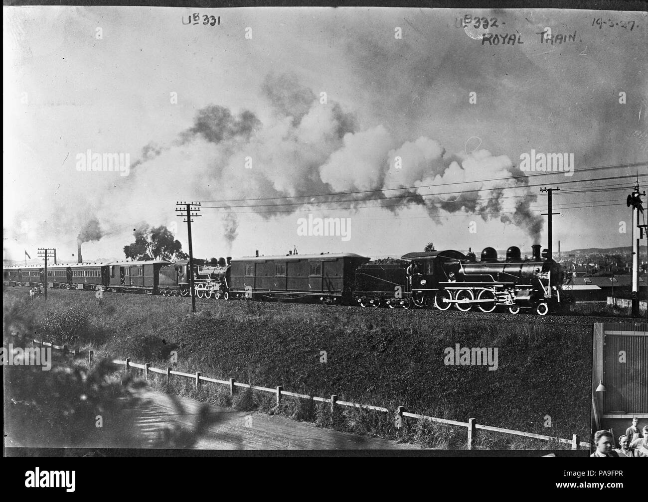 222 Royal Zug in der Nähe von Dunedin, an der Royal Tour des Herzogs und der Herzogin von York, 1927. 339490 ATLIB Stockfoto