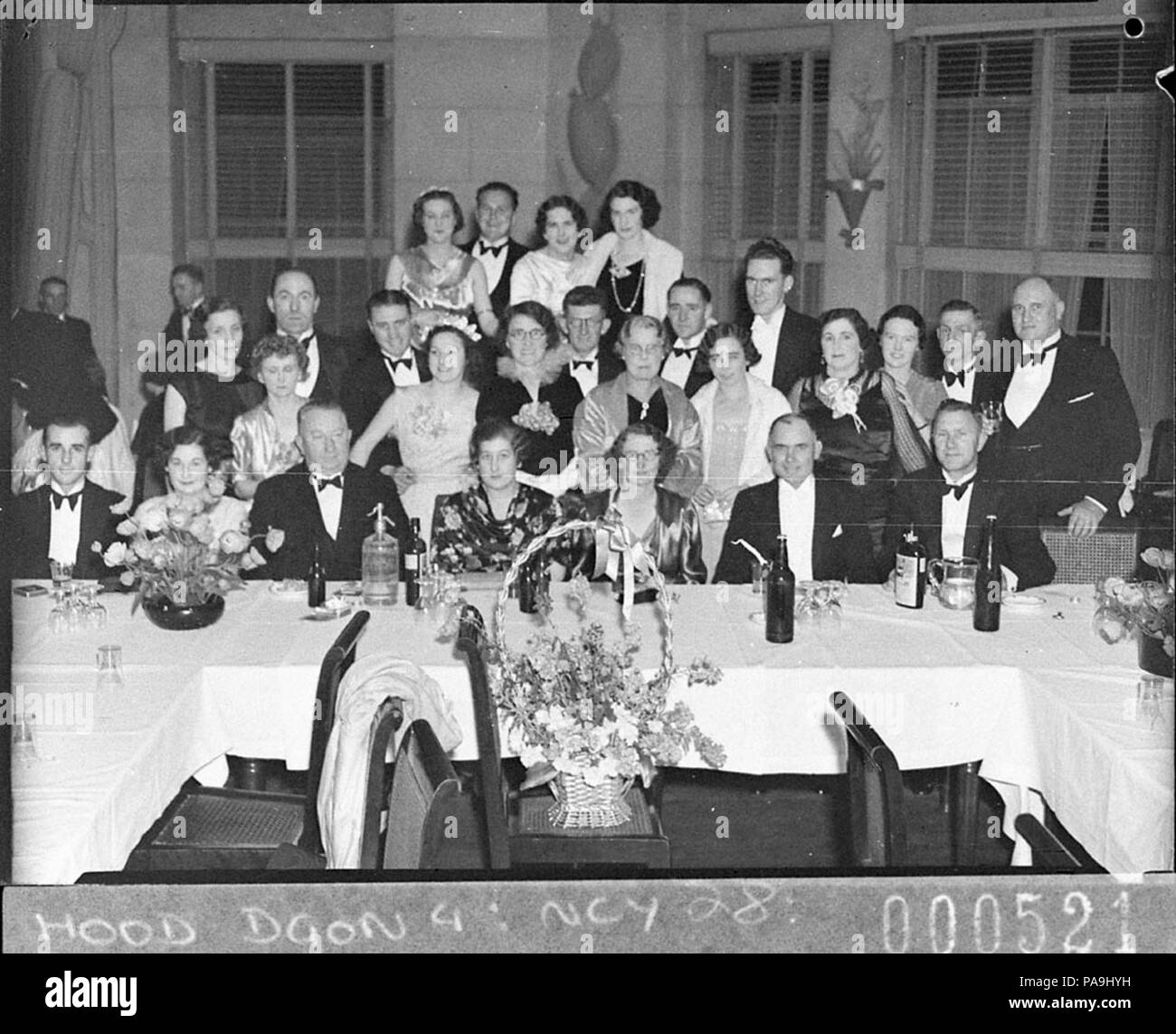 236 10802 SLNSW katholische Qualitätssicherung Kugel an David Jones neun Debütantinnen Stockfoto