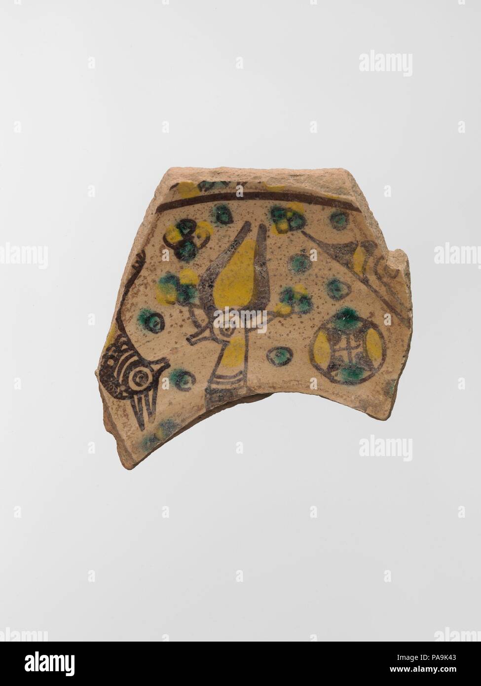 Buff Ware Fragment mit Gehörnten Tiere. Abmessungen: W. 3 3/4 in. (9,5 cm). Datum: 9. bis 10. Jahrhundert. Dieses kleine Fragment gibt uns ein Gefühl für die lebendige Farben und einzigartigen Bildsprache der Buff ware Objekte Nishapur entdeckt, die zeigen, warum ihre Entdeckung in Nishapur so spannend zu baggern des Museums war. Museum: Metropolitan Museum of Art, New York, USA. Stockfoto