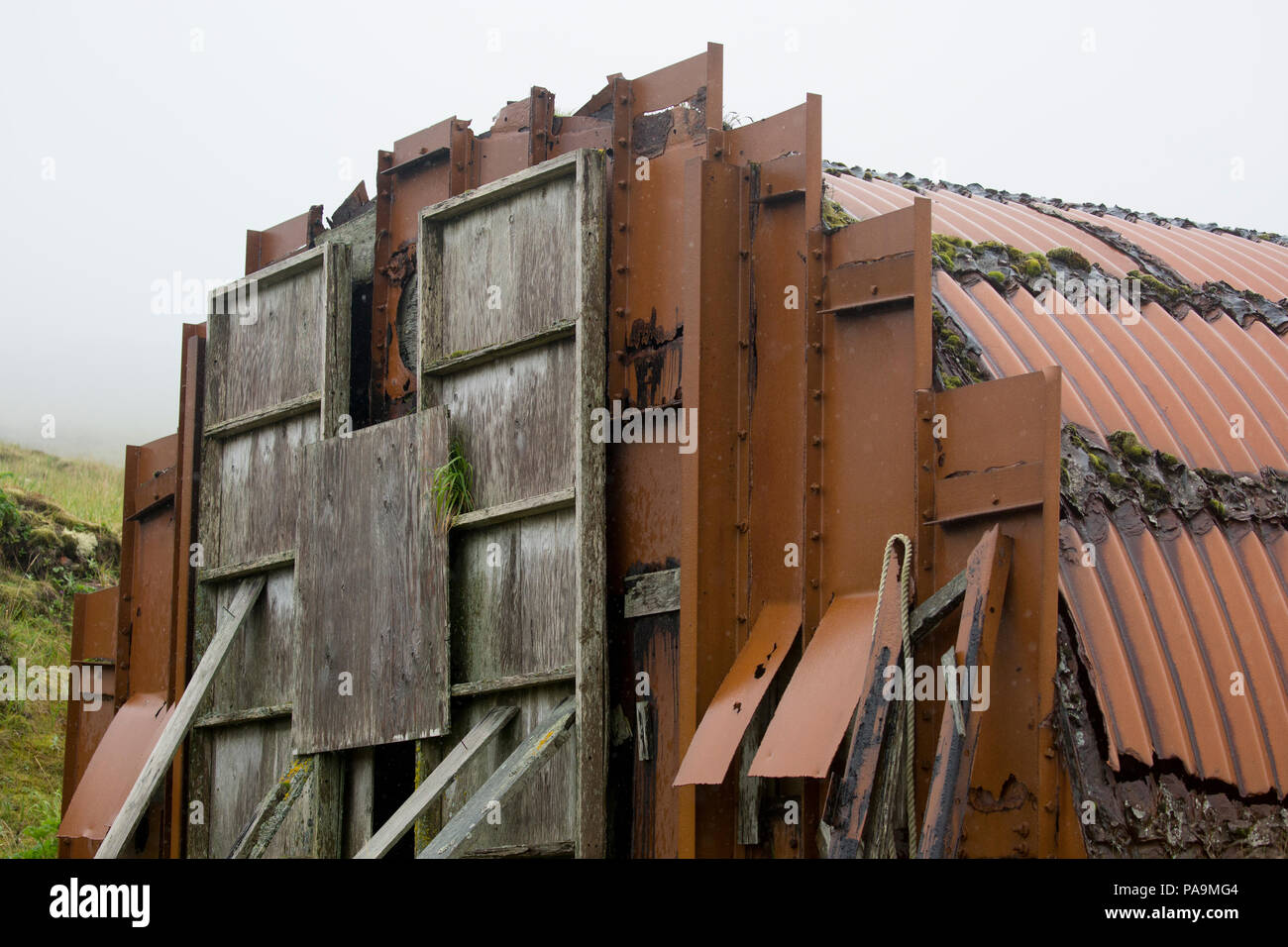 Verlassene Ruinen aus der Aleuten Krieg, Kiska Insel Stockfoto