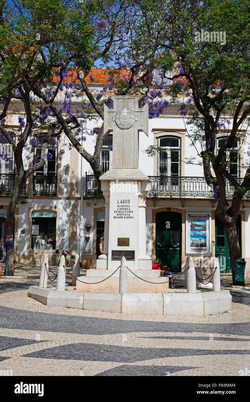 Weltkrieg Memorial in der Praça Luis De Camões, Lagos, Algarve, Portugal, Europa. Stockfoto