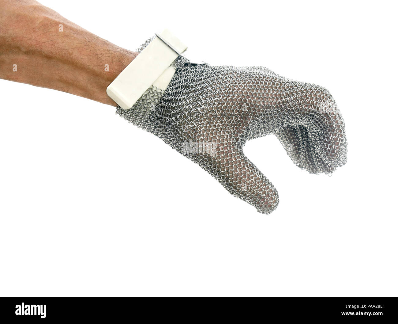 Hand mit Bügeleisen mesh Handschuh auf weißem Hintergrund. Schutz von Geräten für industrielle Anwendungen. Stockfoto