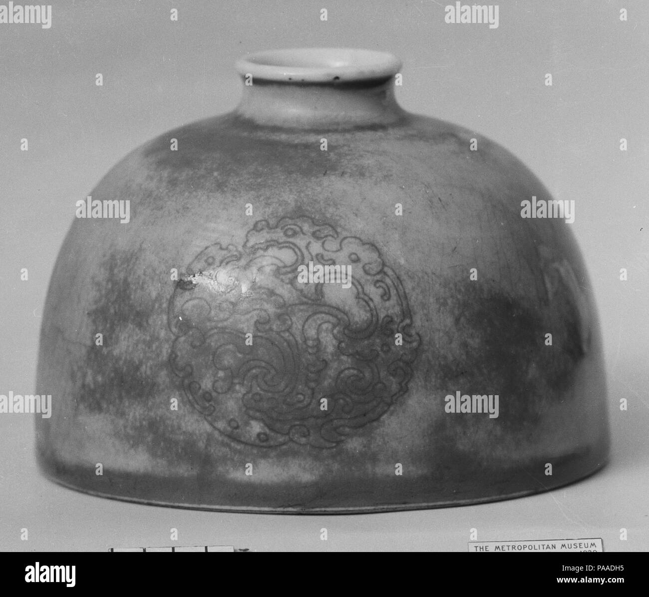 Wasser Coupé. Kultur: China. Abmessungen: H. 3 1/2 in. (8,9 cm); Durchm. 5 in. (12,7 cm). Museum: Metropolitan Museum of Art, New York, USA. Stockfoto