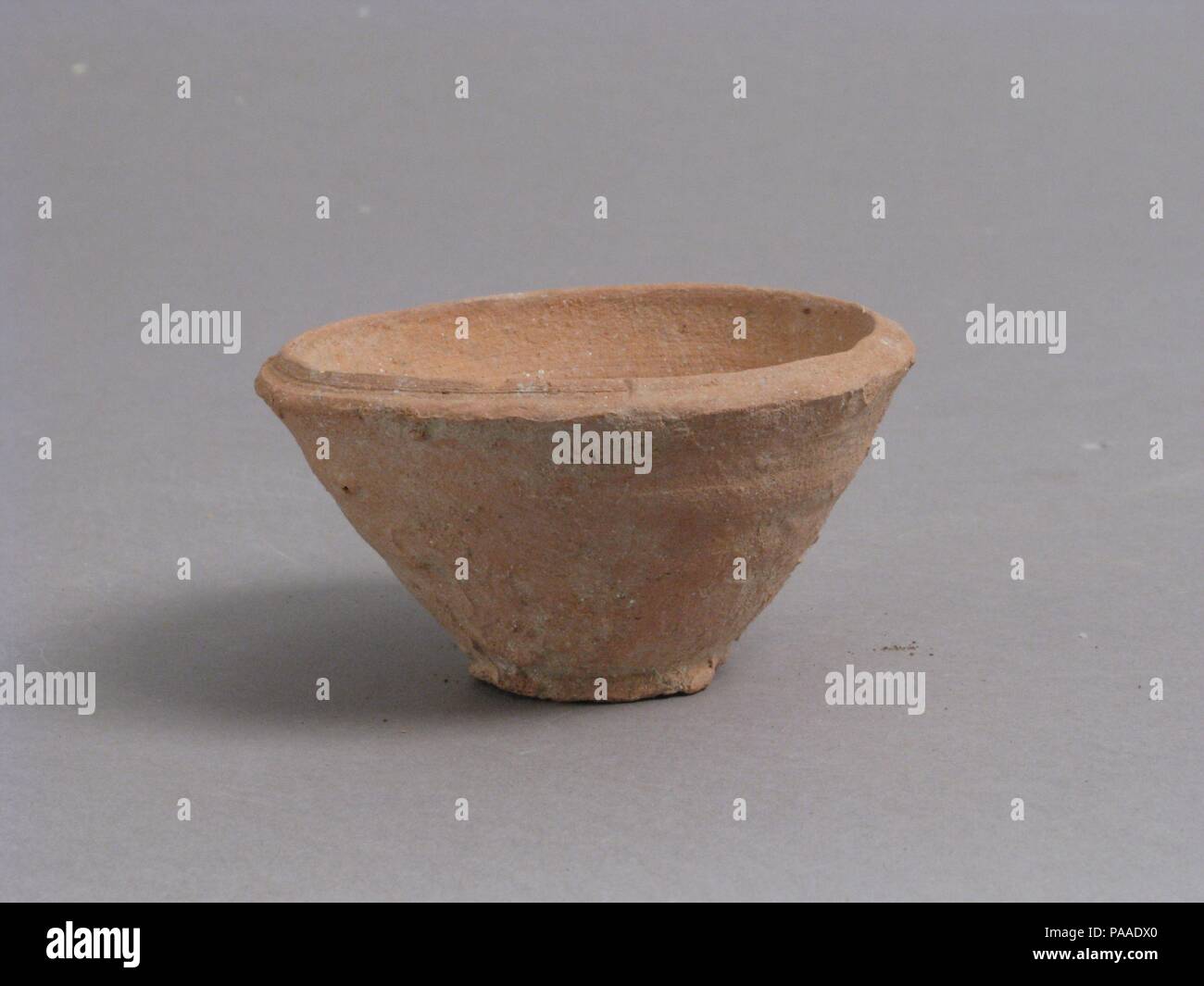 Schüssel. Kultur: Koptischen. Abmessungen: Insgesamt: 1 11/16 x 3 1/8 in. (4,3 x 7,9 cm). Datum: 4. bis 7. Jahrhundert. Museum: Metropolitan Museum of Art, New York, USA. Stockfoto