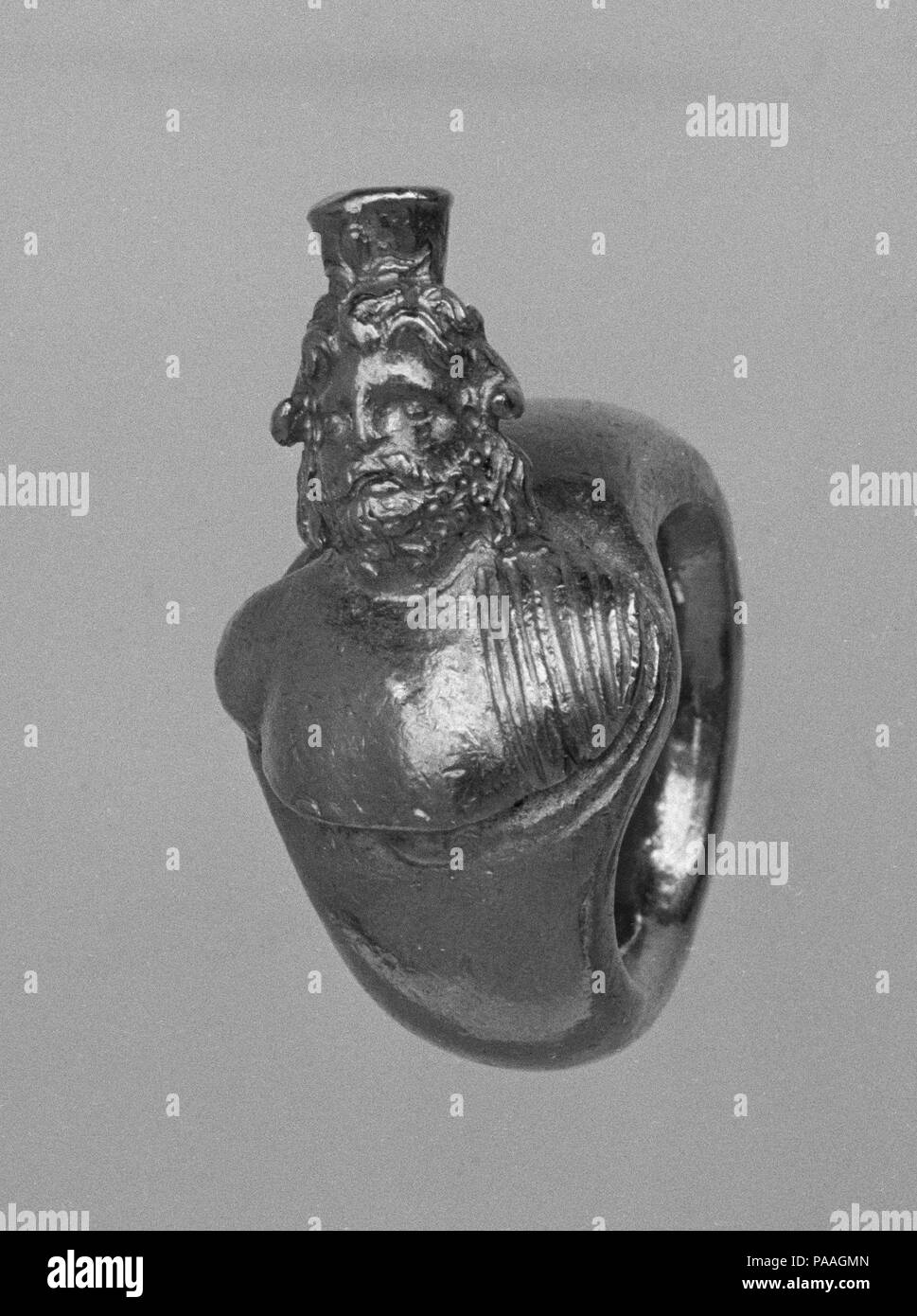Ring mit Blende in der Form einer Büste von Serapis. Abmessungen: 3,2 x 2,5 cm (1 1/4 in. x 1 in.). Datum: 100 V.CHR. - A.D. 100. Museum: Metropolitan Museum of Art, New York, USA. Stockfoto