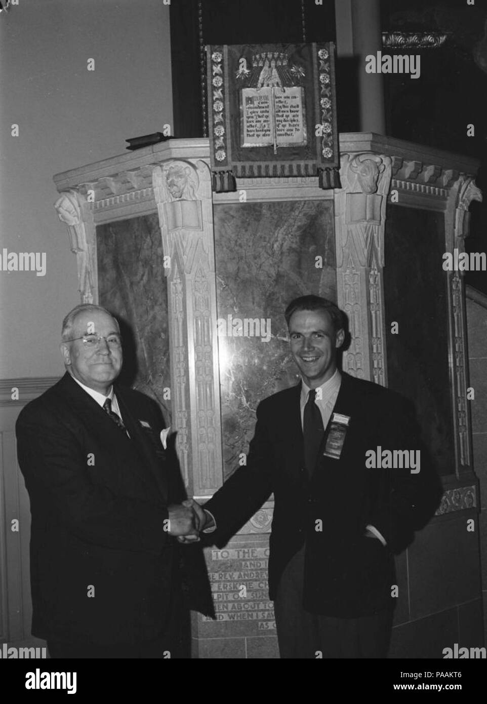 214 Religiöse. Pfr. Dr. Andrew Roddam - Pfarrer R.C.S. Crysdale BNQ P48 S1P 14076 Stockfoto
