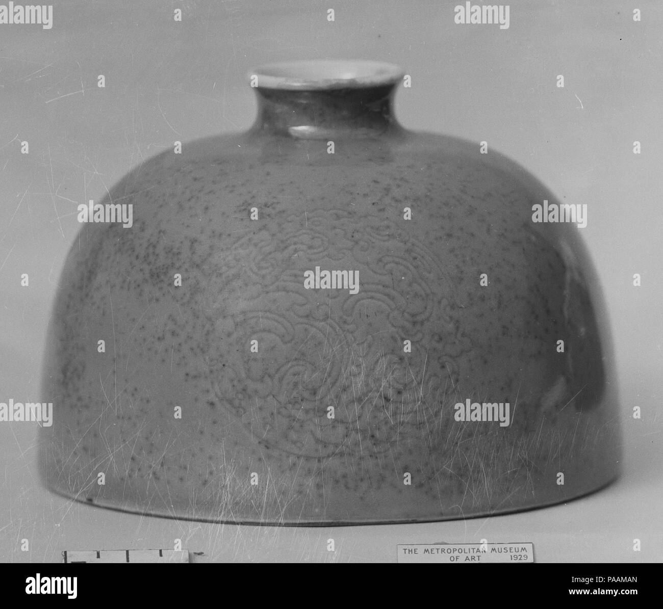 Wasser Coupé. Kultur: China. Abmessungen: H. 3 1/2 in. (8,9 cm); Durchm. 5 in. (12,7 cm). Museum: Metropolitan Museum of Art, New York, USA. Stockfoto