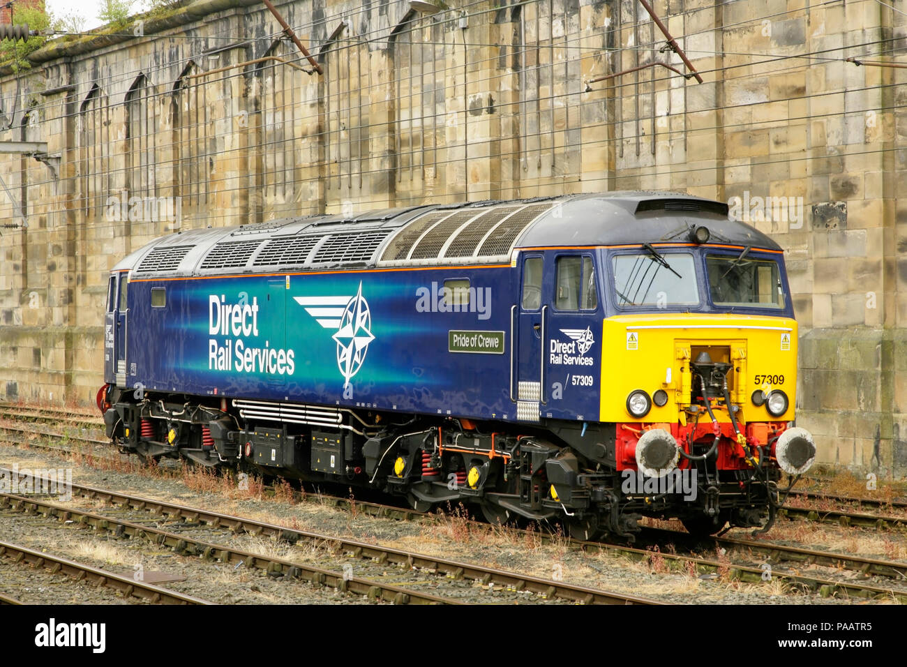 Direct Rail Services Klasse 57 Diesellok 57309"Stolz von Crewe' in Carlisle Station, UK. Stockfoto