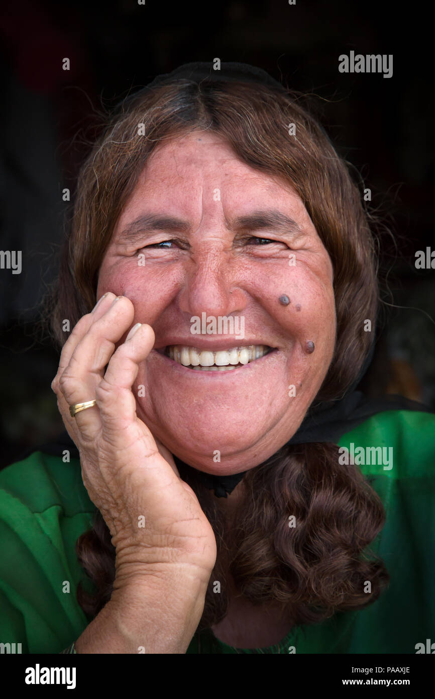 Portrait von Qashqai Frau, Nomadenvolk, Iran Stockfoto