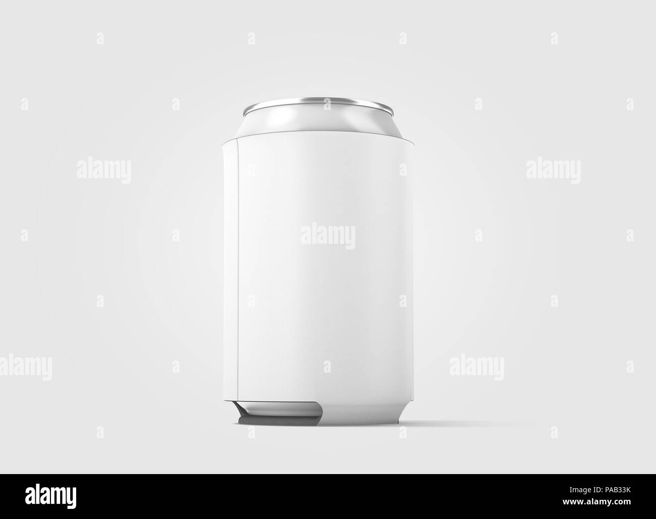 Leere weiße reduzierbare Bier kann koozie Mockup isoliert, Seitenansicht, 3D-Rendering. Leere Neopren kühler Halter mock up für Zinn trinken. Plain drinkwa Stockfoto