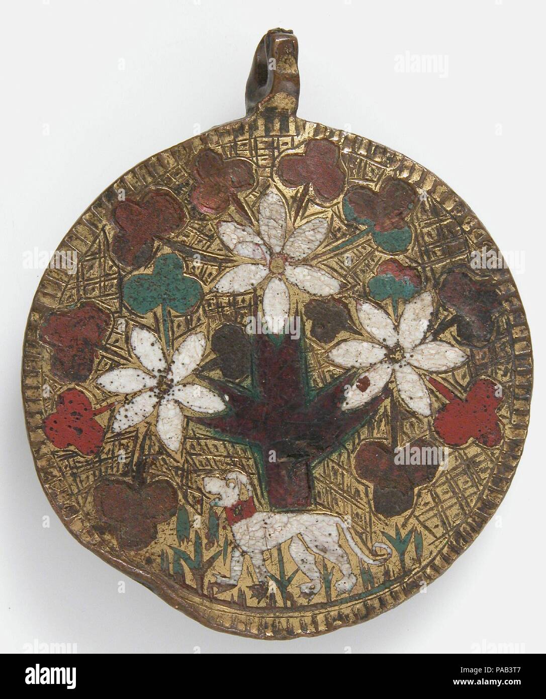 Anhänger. Kultur: Französisch. Abmessungen: Insgesamt: 2 13/16 x 2 3/8 x 1/4 in. (7,2 x 6 x 0,7 cm). Datum: 14. Museum: Metropolitan Museum of Art, New York, USA. Stockfoto