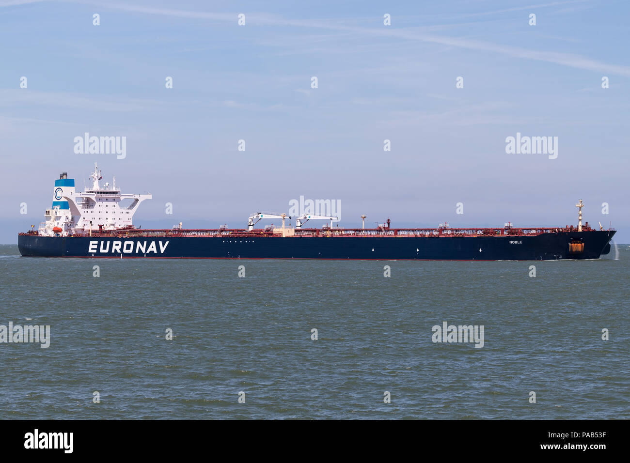 VLCC Öltanker edle inbound Rotterdam. Euronav ist ein Internationaler Versand Enterprise die auf Öl Transport konzentriert sich auf See. Stockfoto