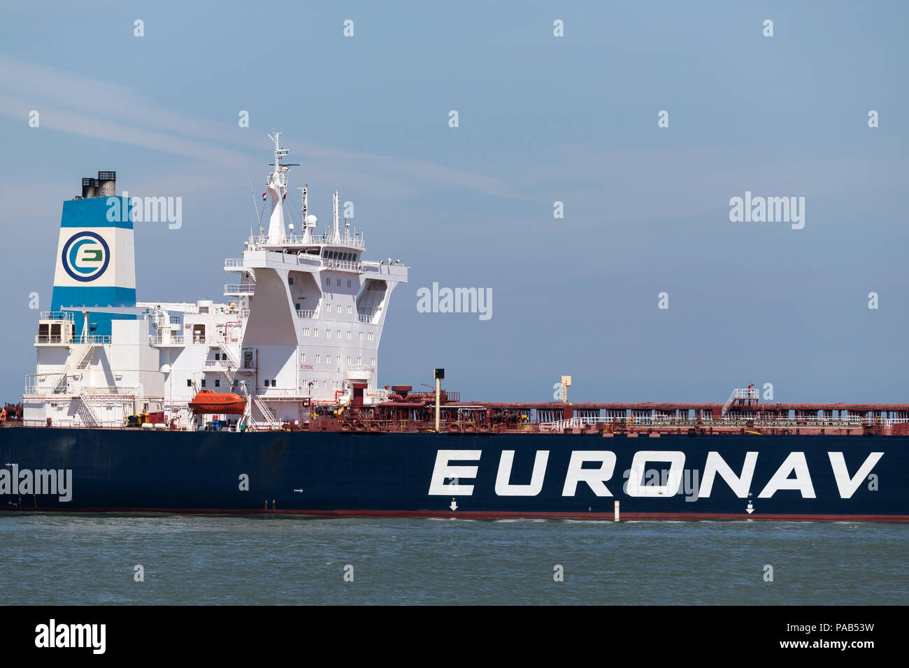 VLCC Öltanker edle inbound Rotterdam. Euronav ist ein Internationaler Versand Enterprise die auf Öl Transport konzentriert sich auf See. Stockfoto