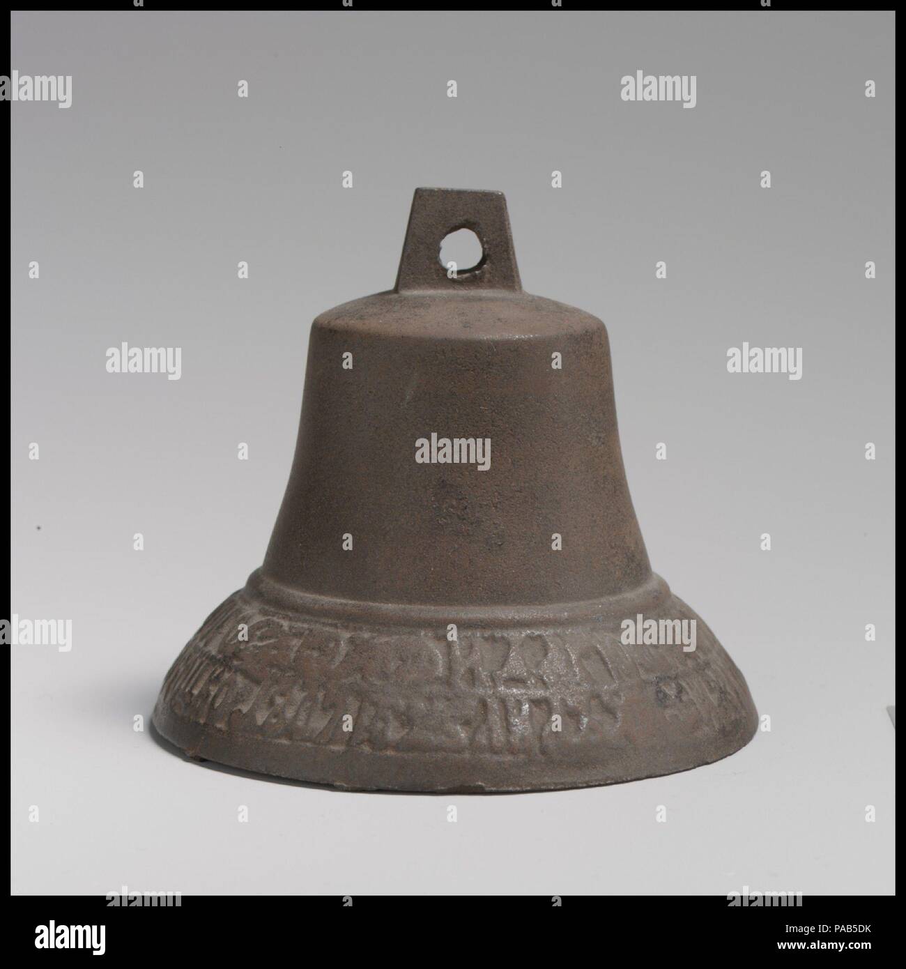 Bell. Abmessungen: H 8,8 cm, Durchm. 9,9 cm, Gew. 319 g. Datum: 1807. Museum: Metropolitan Museum of Art, New York, USA. Stockfoto