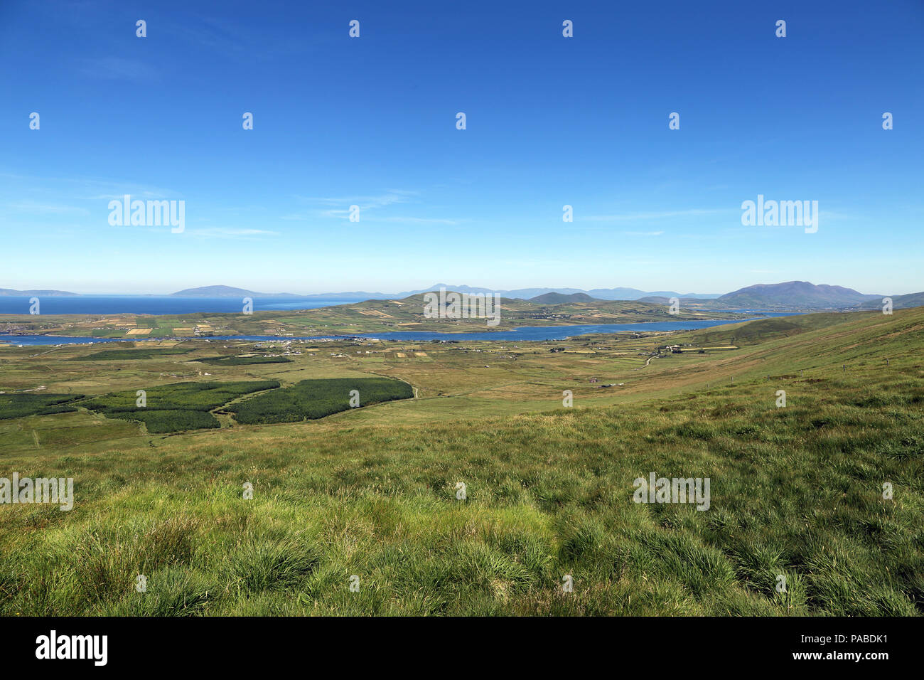 Der Ring of Kerry ist eine 179 Kilometer lange (111 km) Rundschreiben touristische Route in der Grafschaft Kerry, süd-westlichen Irland. Im Uhrzeigersinn von Killarney Es follo Stockfoto