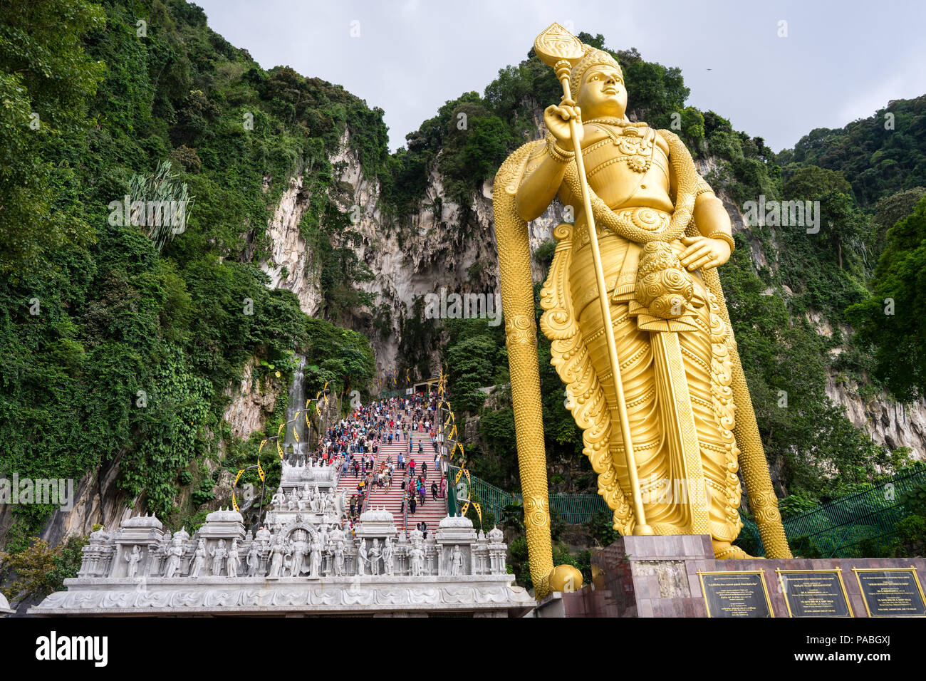 Eingang zum Batu Höhlen mit Murugan Gottheit Statue - Malaysia Stockfoto