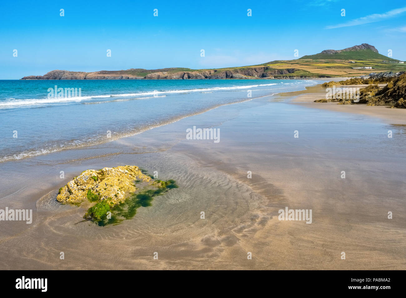 Whitesands Beach in der Nähe von St Davids im Pembrokeshire Coast National Park, Wales, Großbritannien Stockfoto