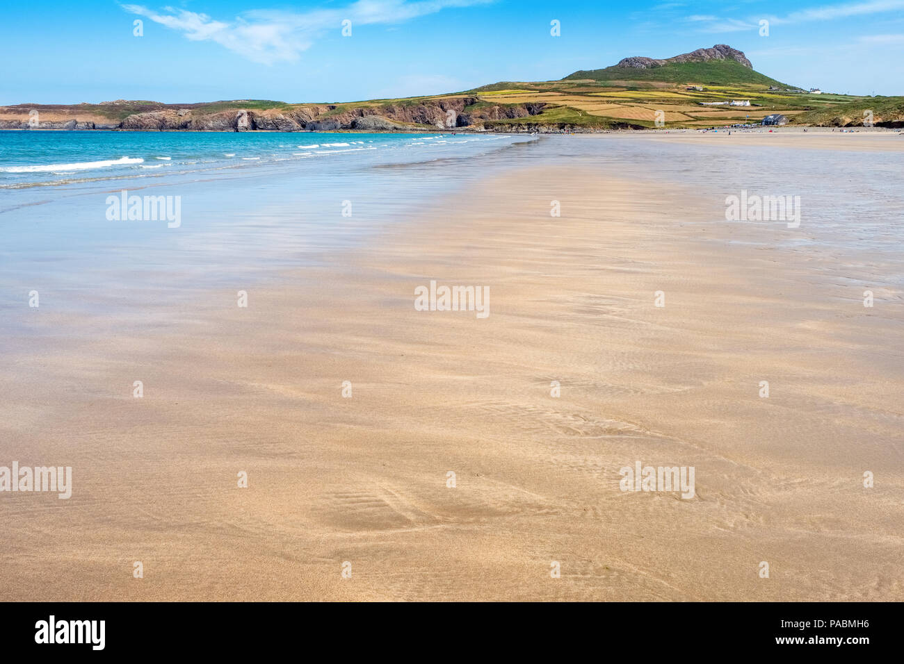 Whitesands Beach in der Nähe von St Davids im Pembrokeshire Coast National Park, Wales, Großbritannien Stockfoto