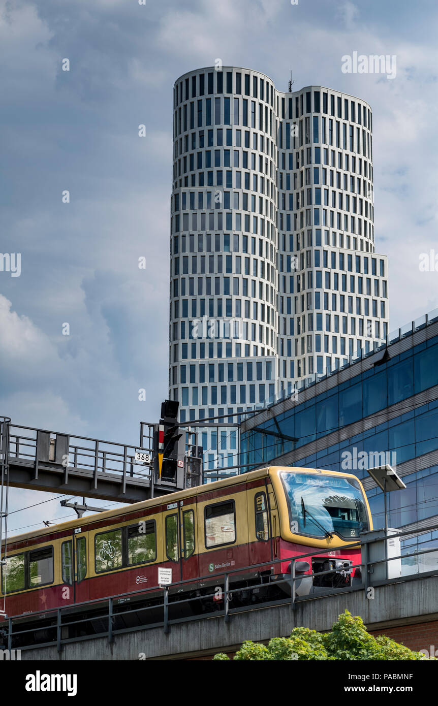 S-Bahn HARDENBERGSTRASSE BERLIN DEUTSCHLAND Stockfoto