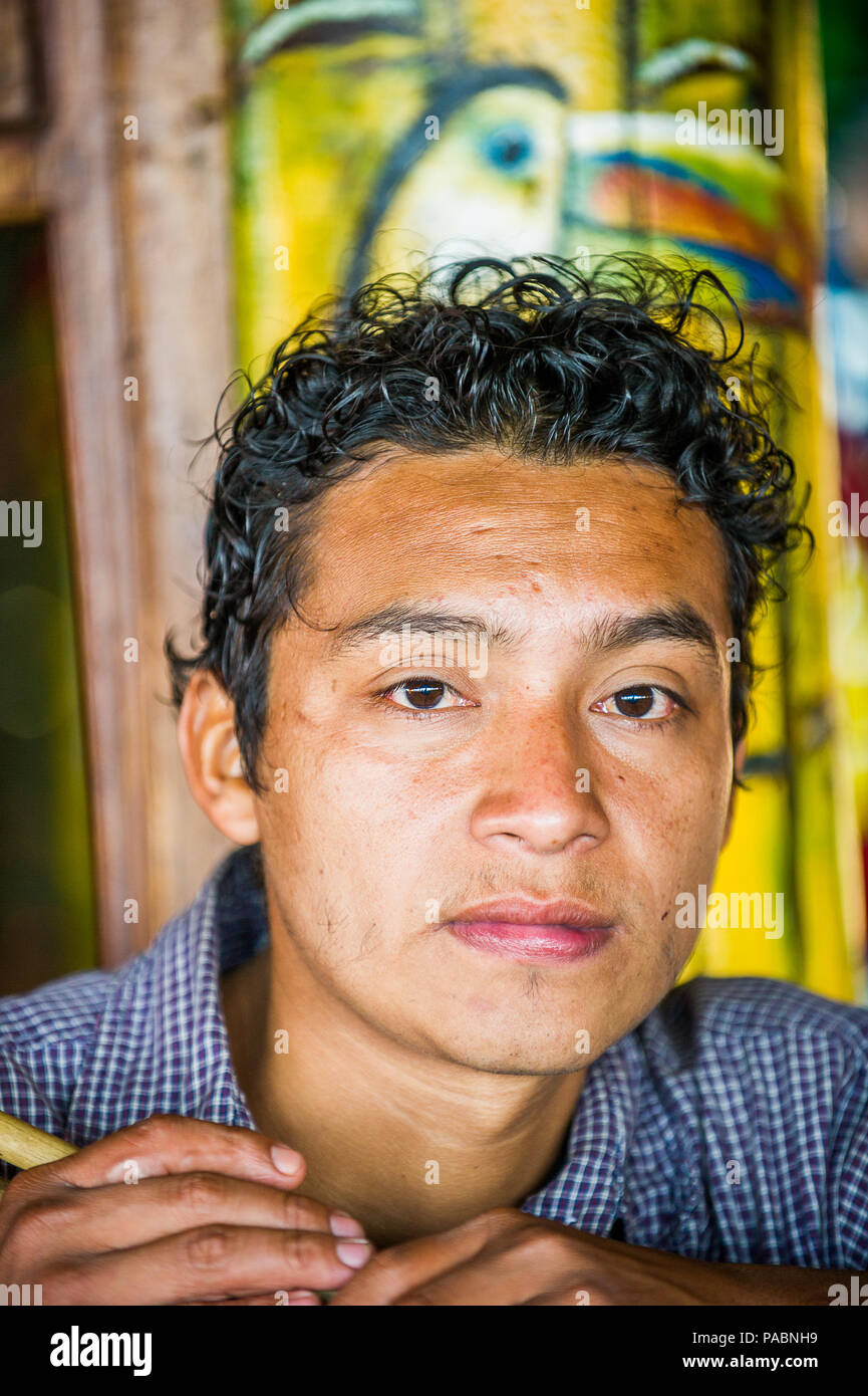 MANAGUA, NICARAGUA - Jan 6, 2012: Unbekannter nicaraguanischen Menschen Porträt. 69% der Nicaranguan Menschen gehören zu den Mestizen ethnische gruppe Stockfoto