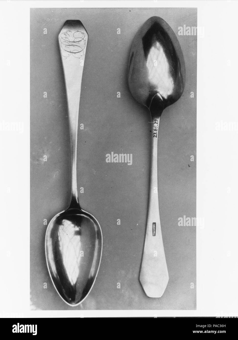 Tabelle Löffel. Kultur: American. Abmessungen: L 9 1/4 in. (23,5 cm). Schöpfer: William G. Forbes (1751-1840). Datum: 1800-1830. Museum: Metropolitan Museum of Art, New York, USA. Stockfoto