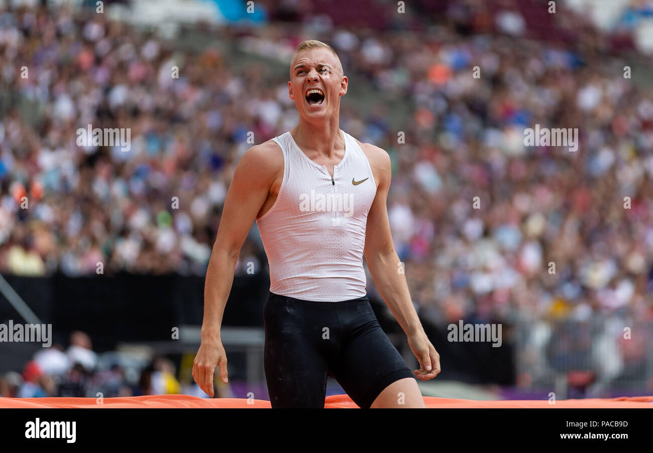 Die USA Sam Kendricks auf seinem Weg zum Gewinnen der mens Stabhochsprung während des Tages eine der Muller Geburtstag Spiele an der Queen Elizabeth Stadium, London. Stockfoto