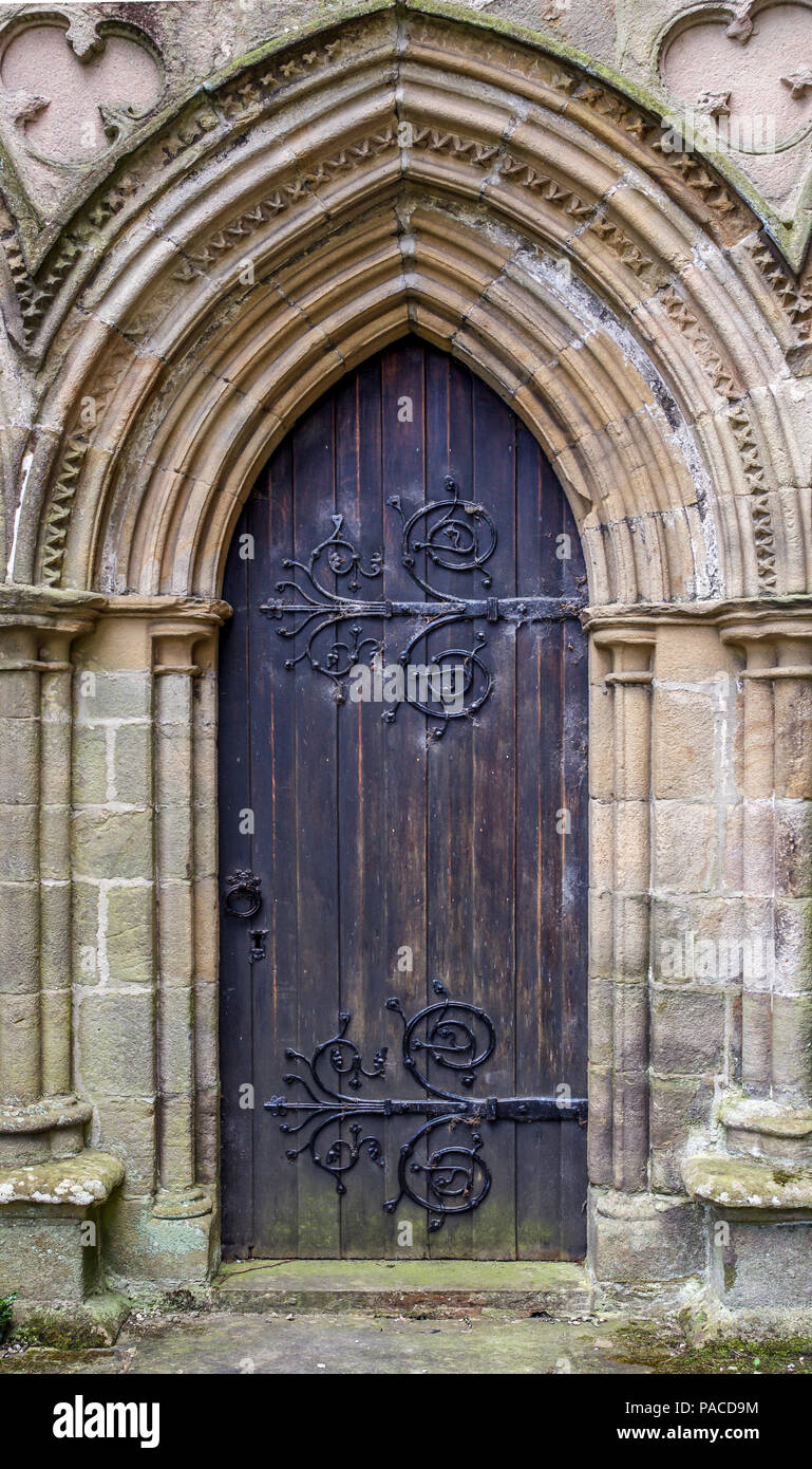 Alte Holzkirche Tür in Skipton, North Yorkshire, England Stockfoto