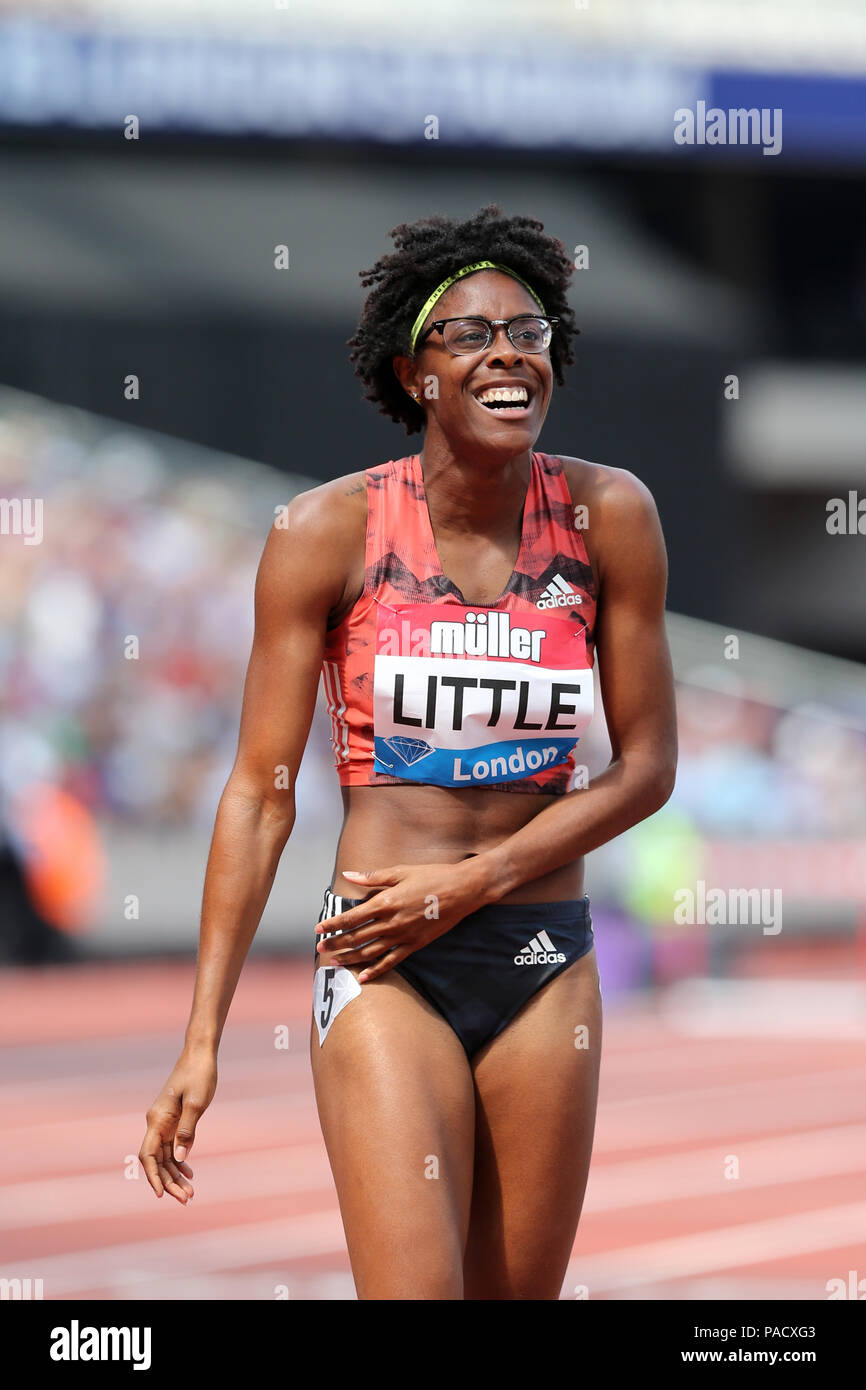 London, Großbritannien. 18. Juli 21. Shamier wenig (Vereinigte Staaten von Amerika) feiern Sieg im 400 m-Hürdenlauf der Frauen 2018, Finale bei den IAAF Diamond League, Jubiläum Spiele, Queen Elizabeth Olympic Park, Stratford, London, UK. Foto: Simon Balson/Alamy leben Nachrichten Stockfoto