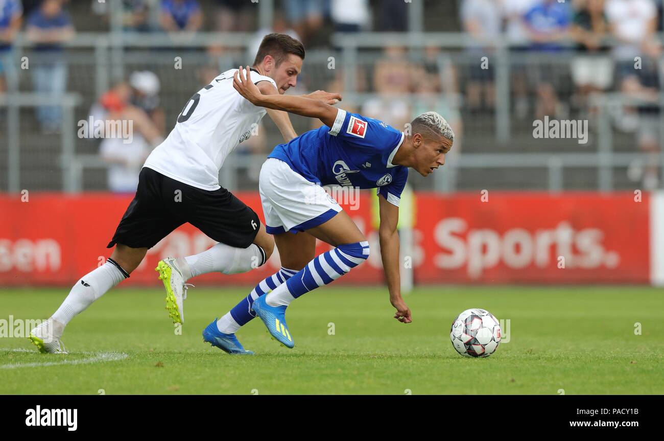 Essen, Deutschland. 21. Juli 2018. firo: 21.07.2018, Fußball, 1.Bundesliga, Saison 2018/2019, Freundschaftsspiel, SW Essen - FC Schalke 04 Amin HARIT, Schalke, Duellen | Quelle: dpa/Alamy leben Nachrichten Stockfoto