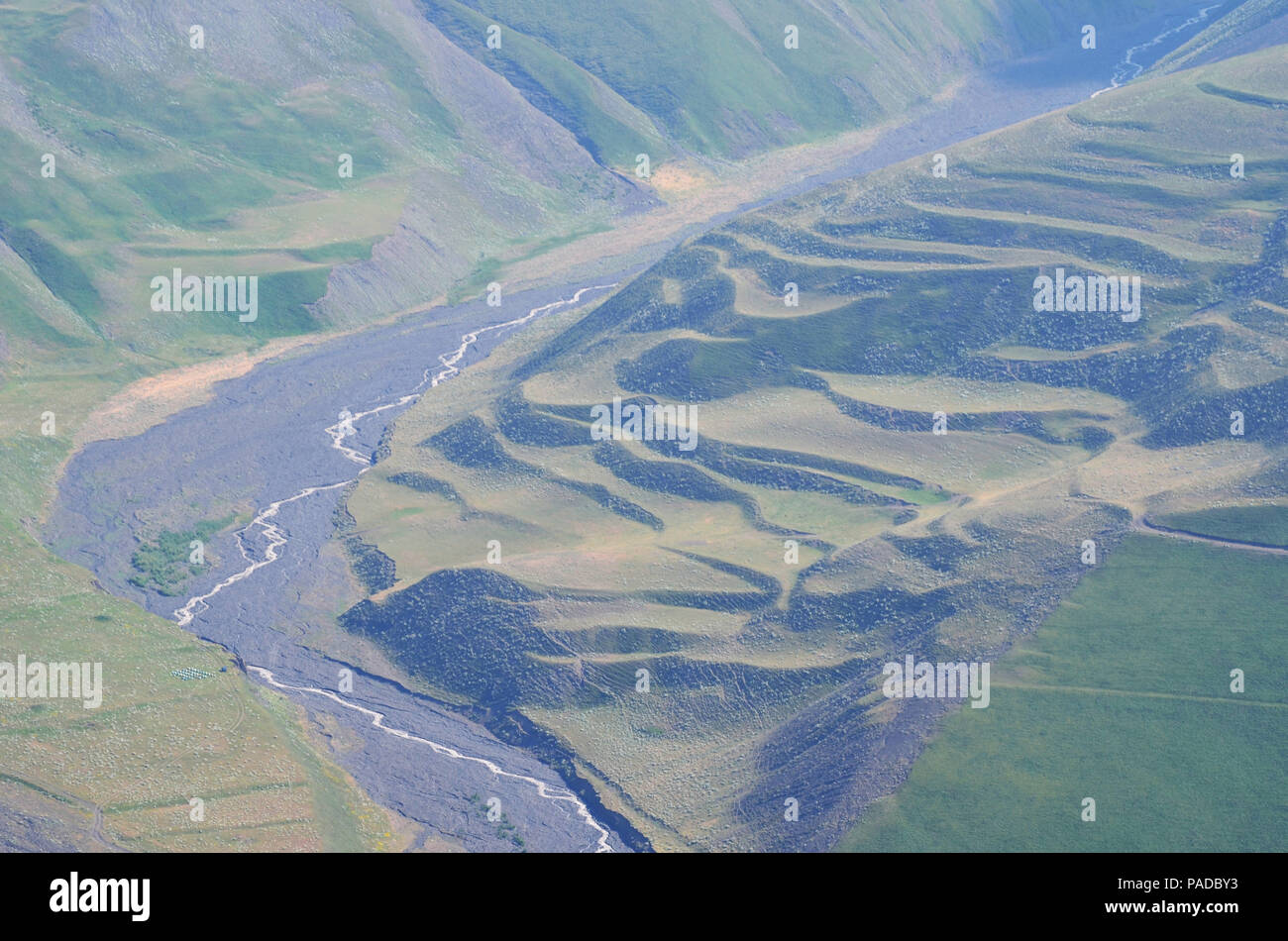 Gudiyalchay Fluss Und Urstromtal In Der Nahe Von Shahdag Nationalpark Aserbaidschan Im Kaukasus Stockfotografie Alamy