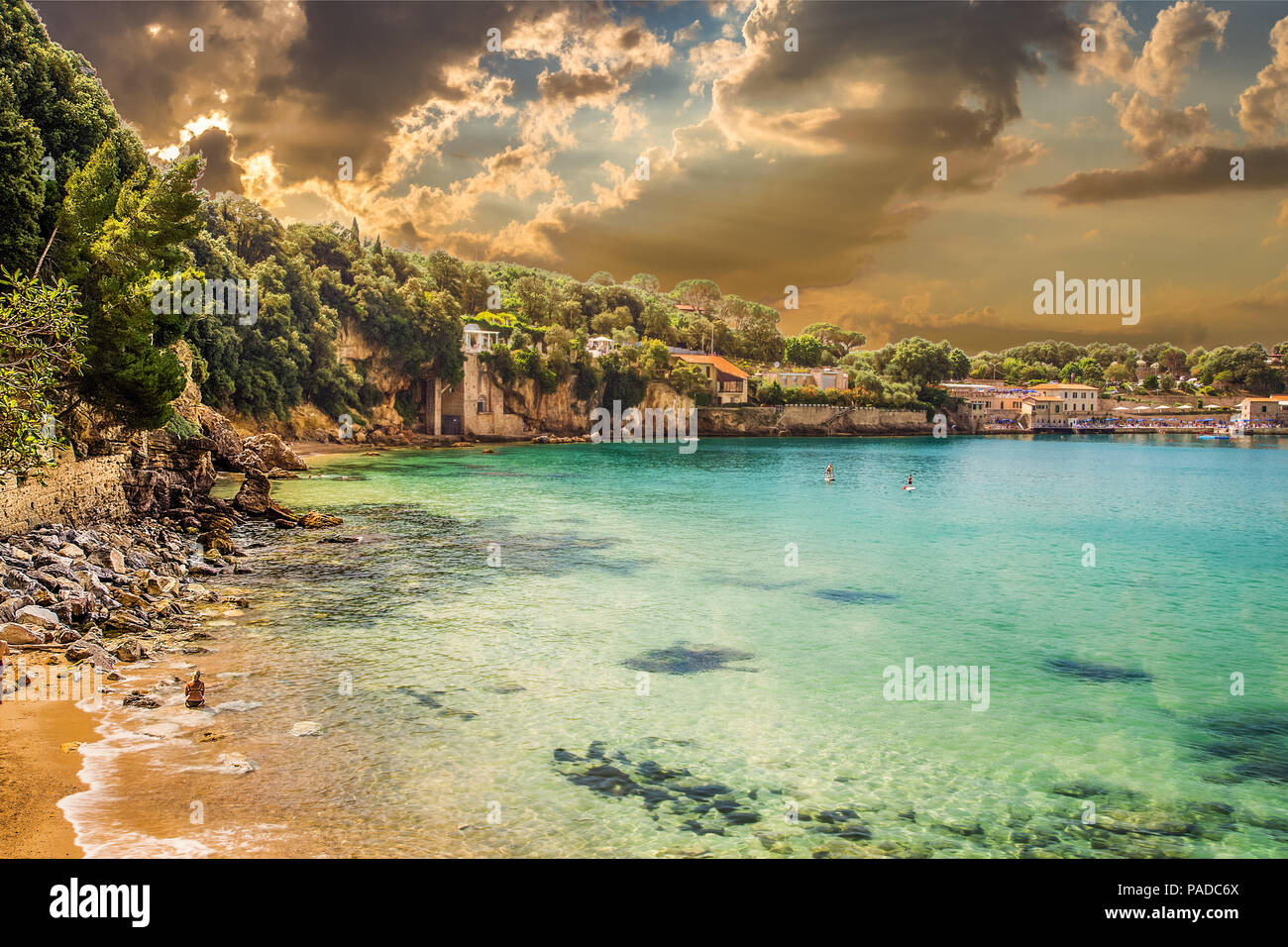 Das kristallklare Wasser der Cinque Terre Küste Stockfoto