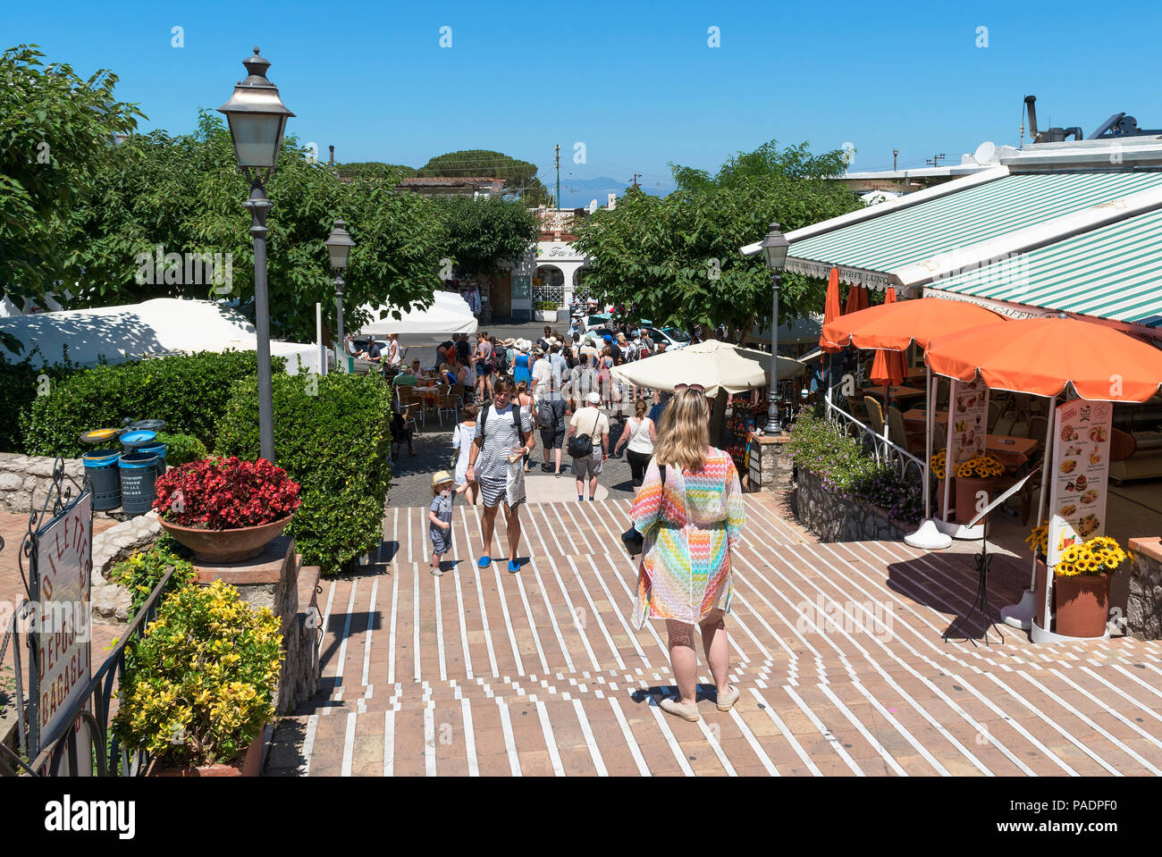 Touristen Besucher auf der Piazza Vittoria, Anacapri, Capri, campaina, Italien, Stockfoto